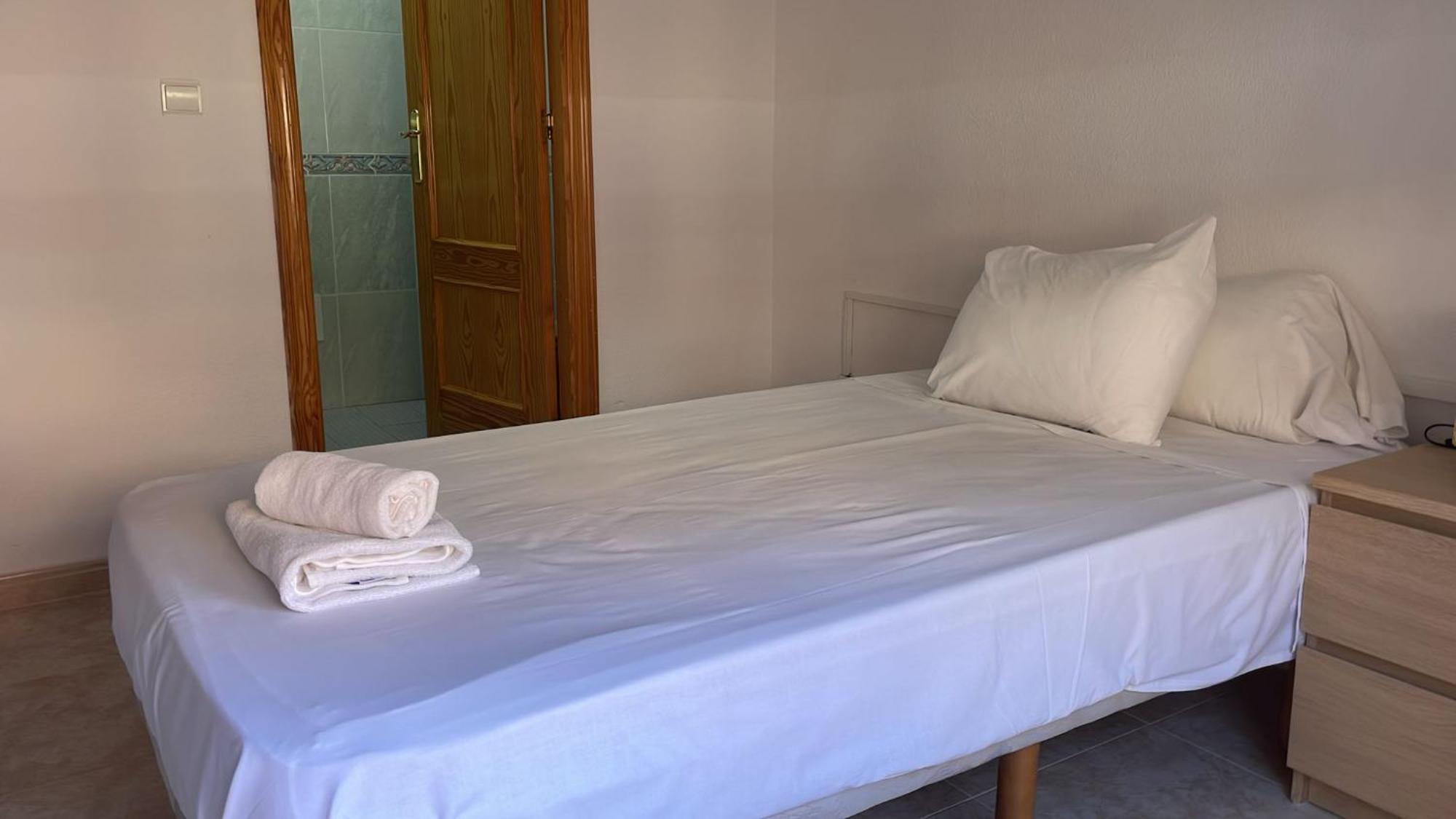 Bed & Breakfast Algorfa 2*